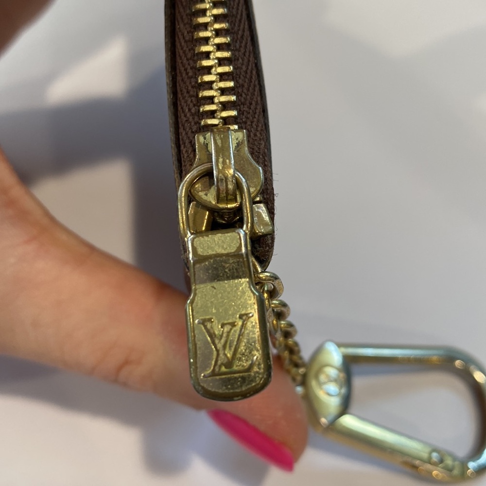 Authentic Louis Vuitton key pouch - Picture 3 of 8